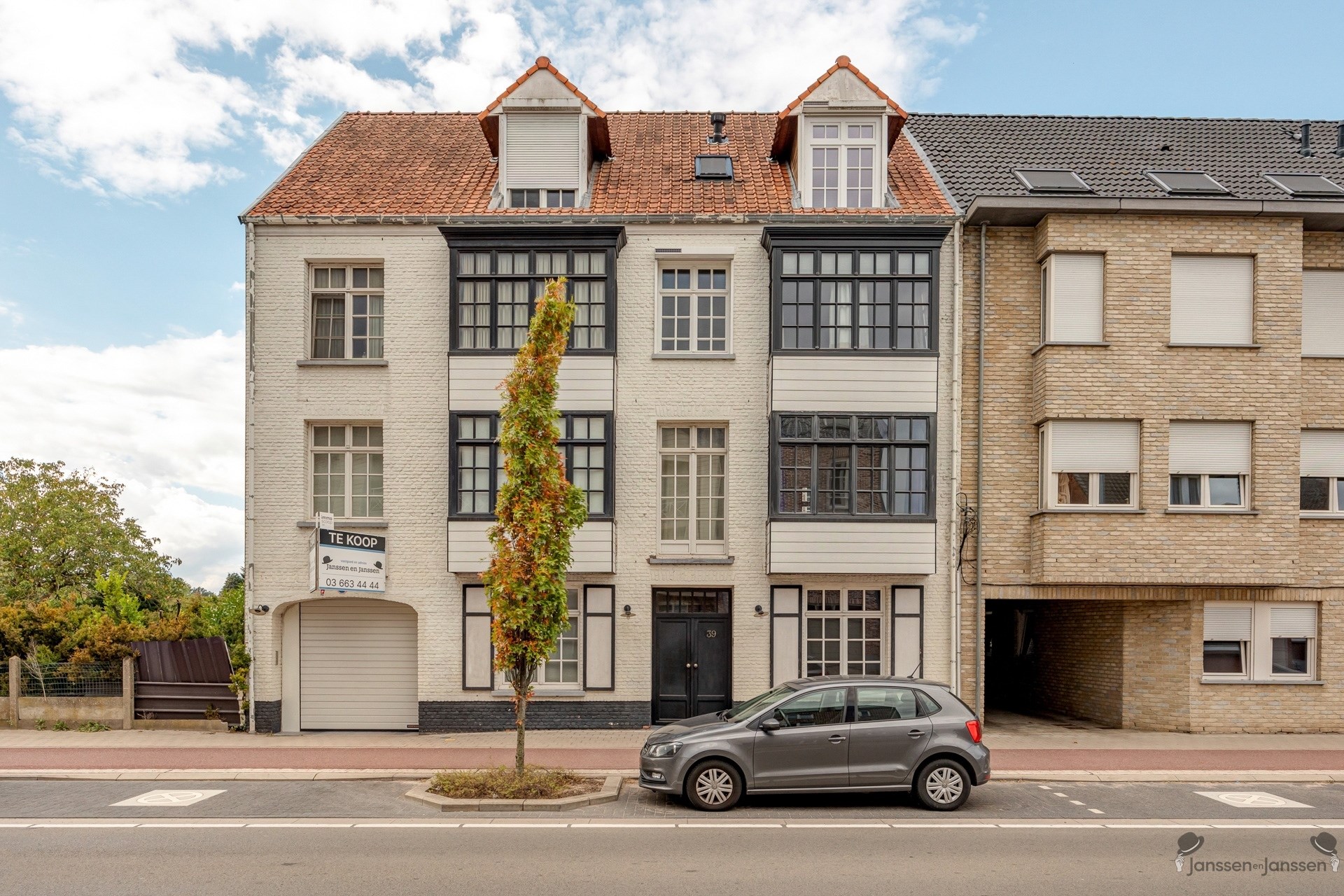 Instapklaar gelijkvloers appartement met tuin en 2 autostaanplaatsen - foto 1