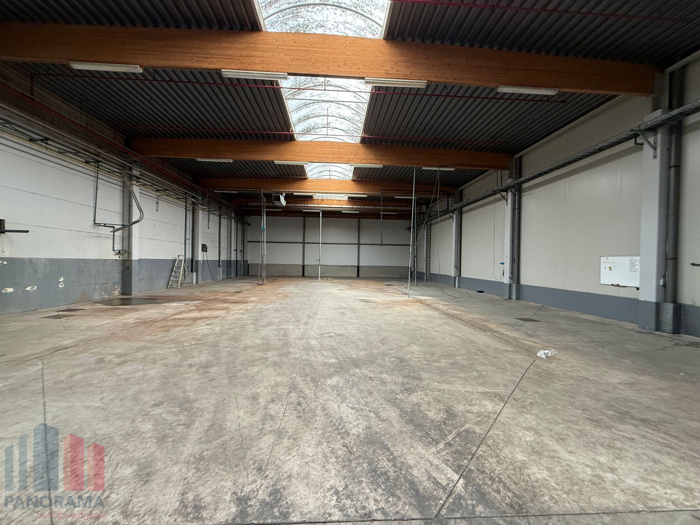 Strategisch gelegen magazijnruimte met kantoor te Aalter - photo 4