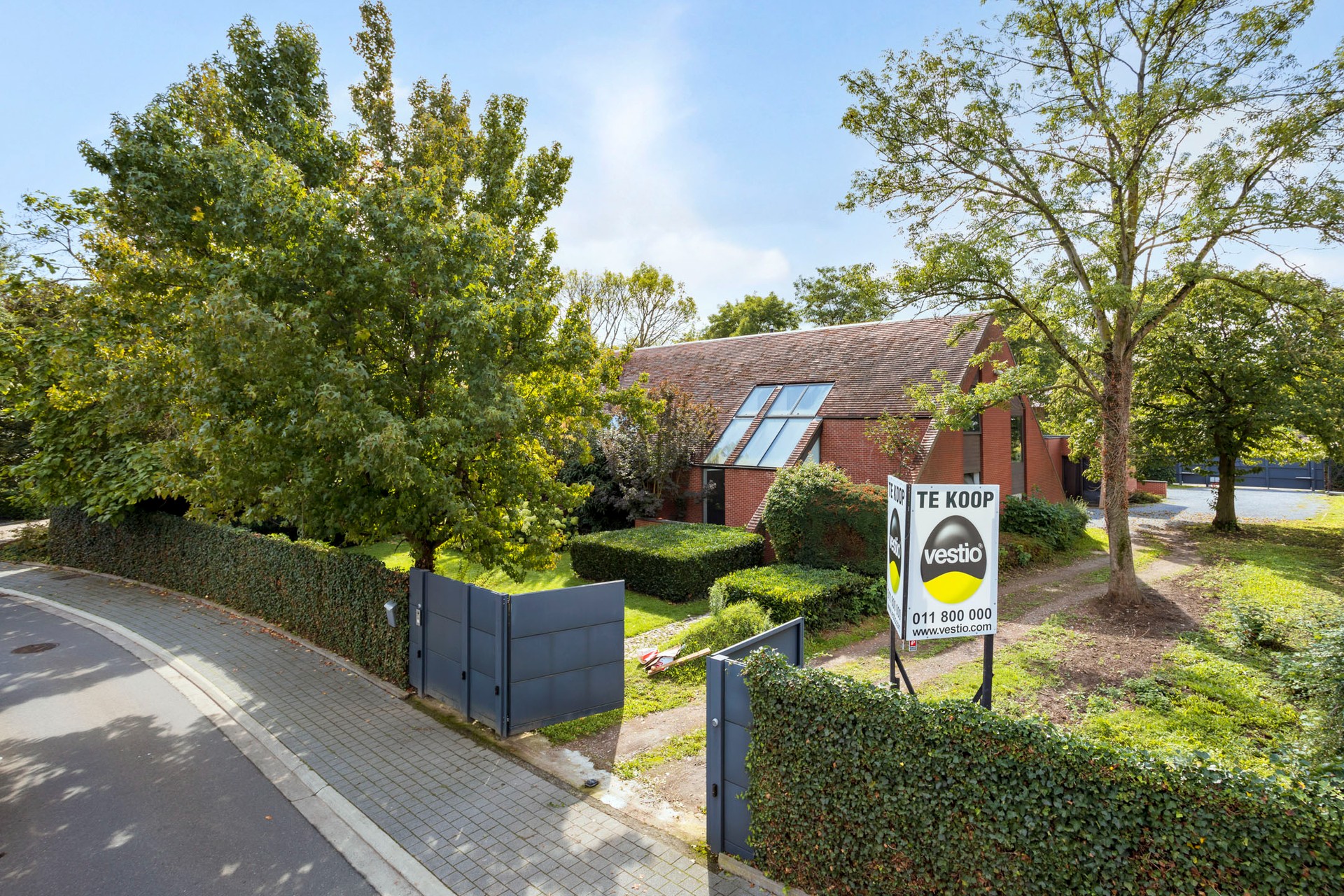 VILLA MET ZWEMBAD EN PRAKTIJKRUIMTE OP 17A65CA NABIJ CENTRUM BILZEN. - foto 2