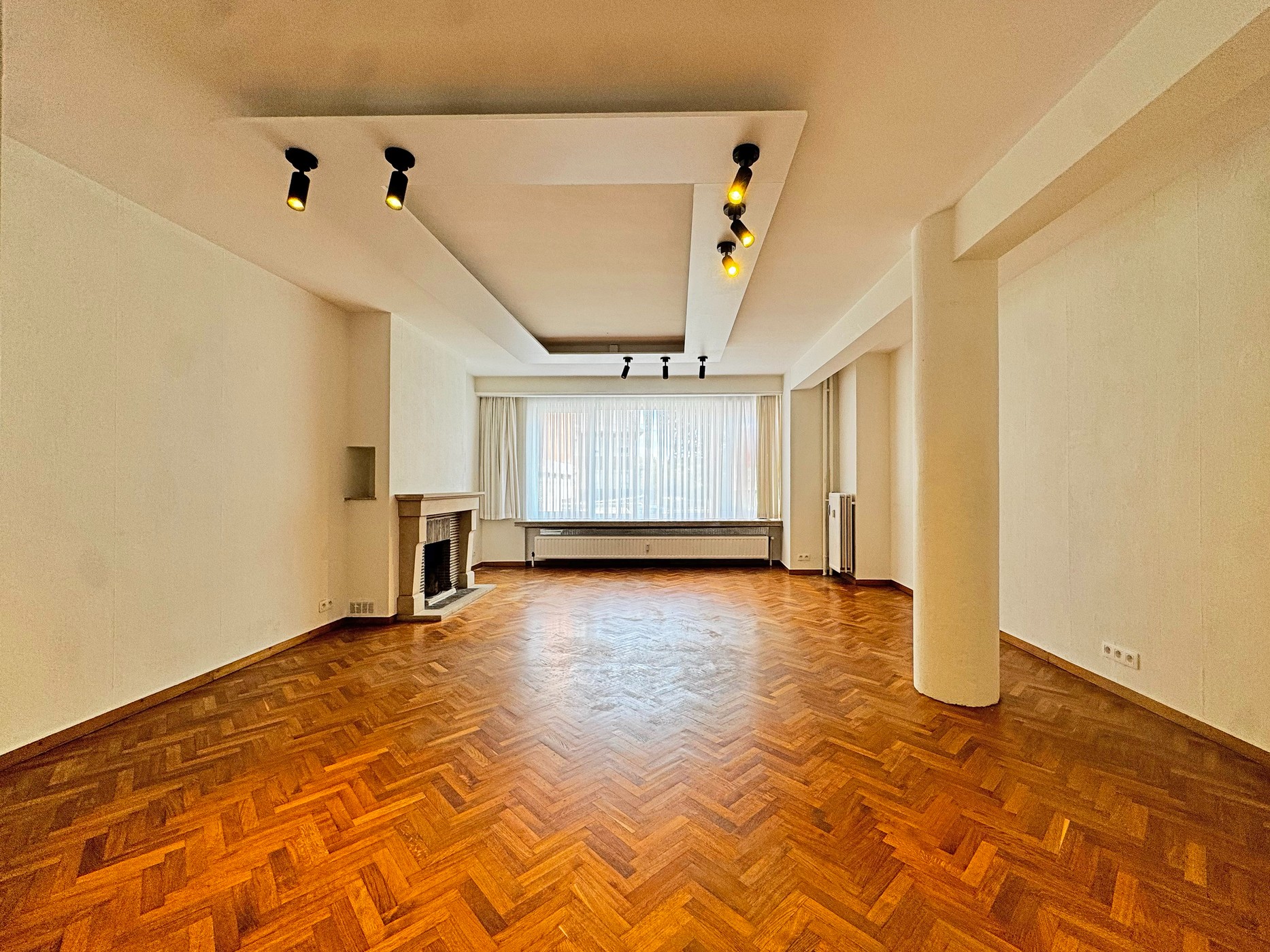 Appartement met terras gelegen tussen de Sterre en Sint-Pietersstation - foto 4