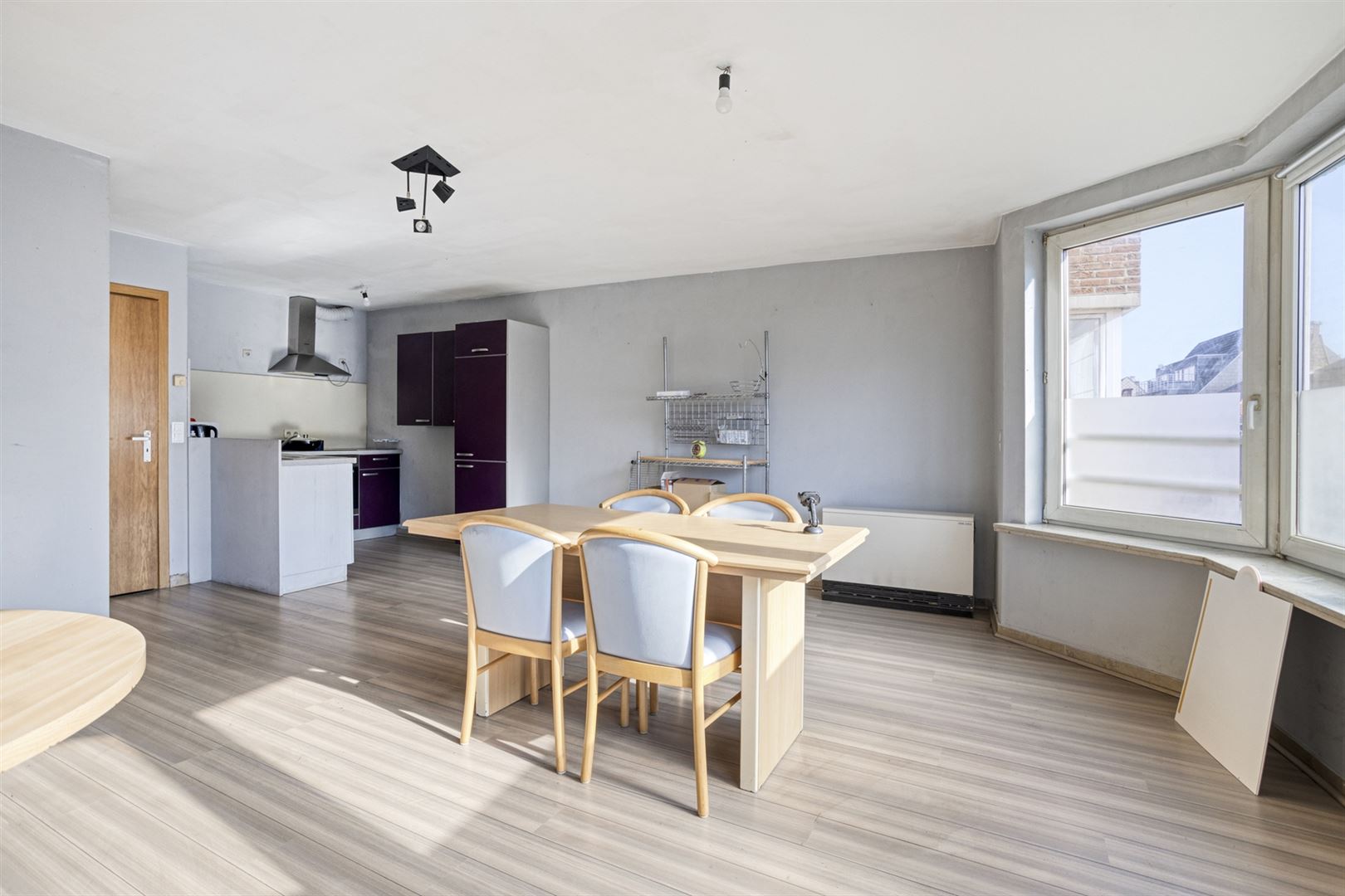 Op te knappen, lichtrijk 2-slpkapp. in centrum - foto 3