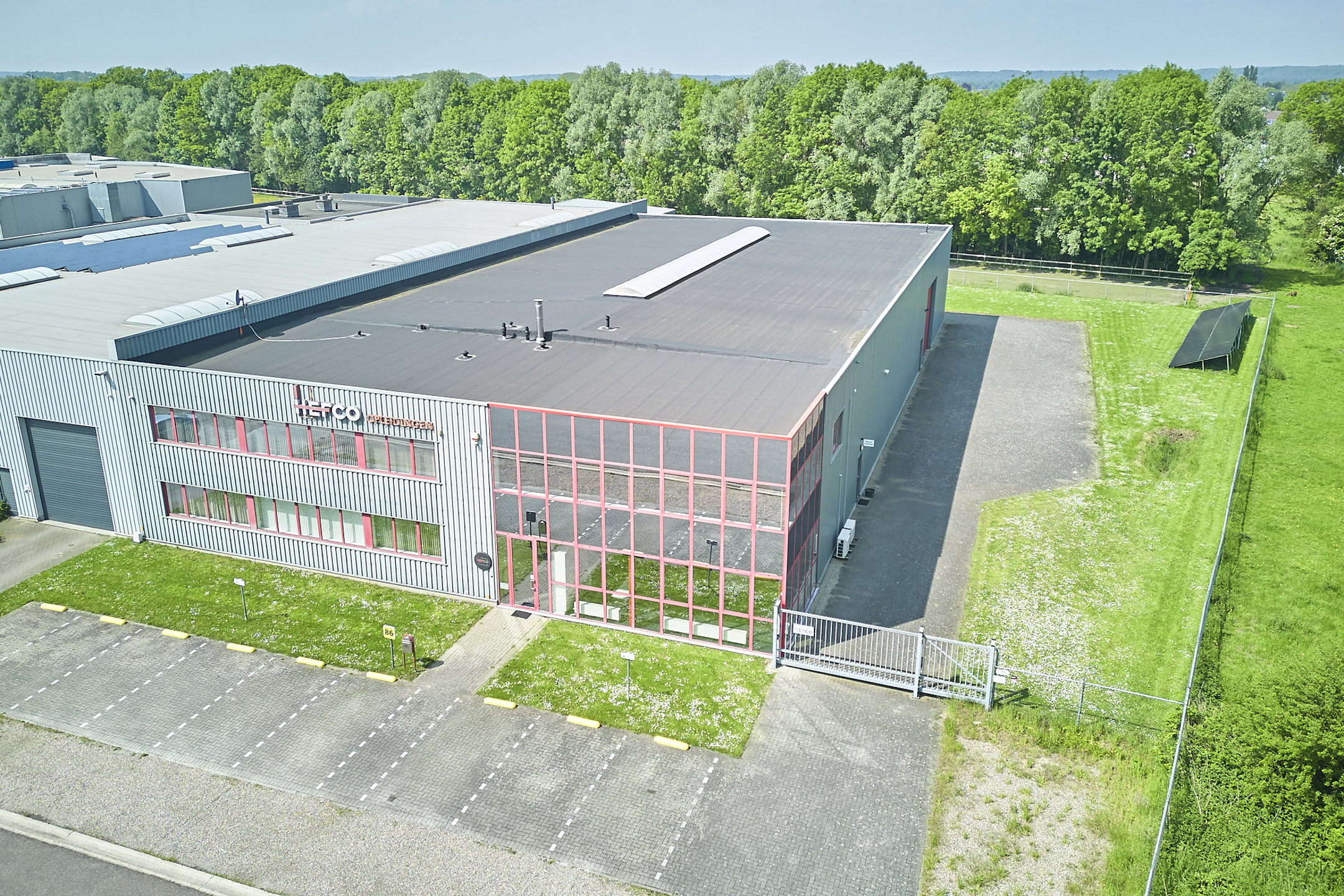 TE KOOP - HAL & KANTOOR in topconditie - foto 4