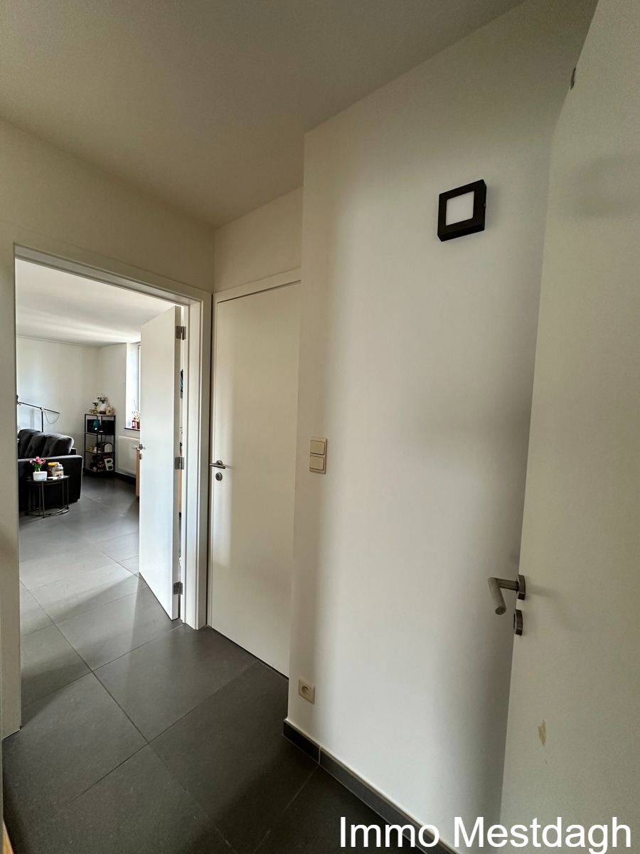 Strak & energiezuinig duplex-appartement met terras in hartje Geetbets - foto 5