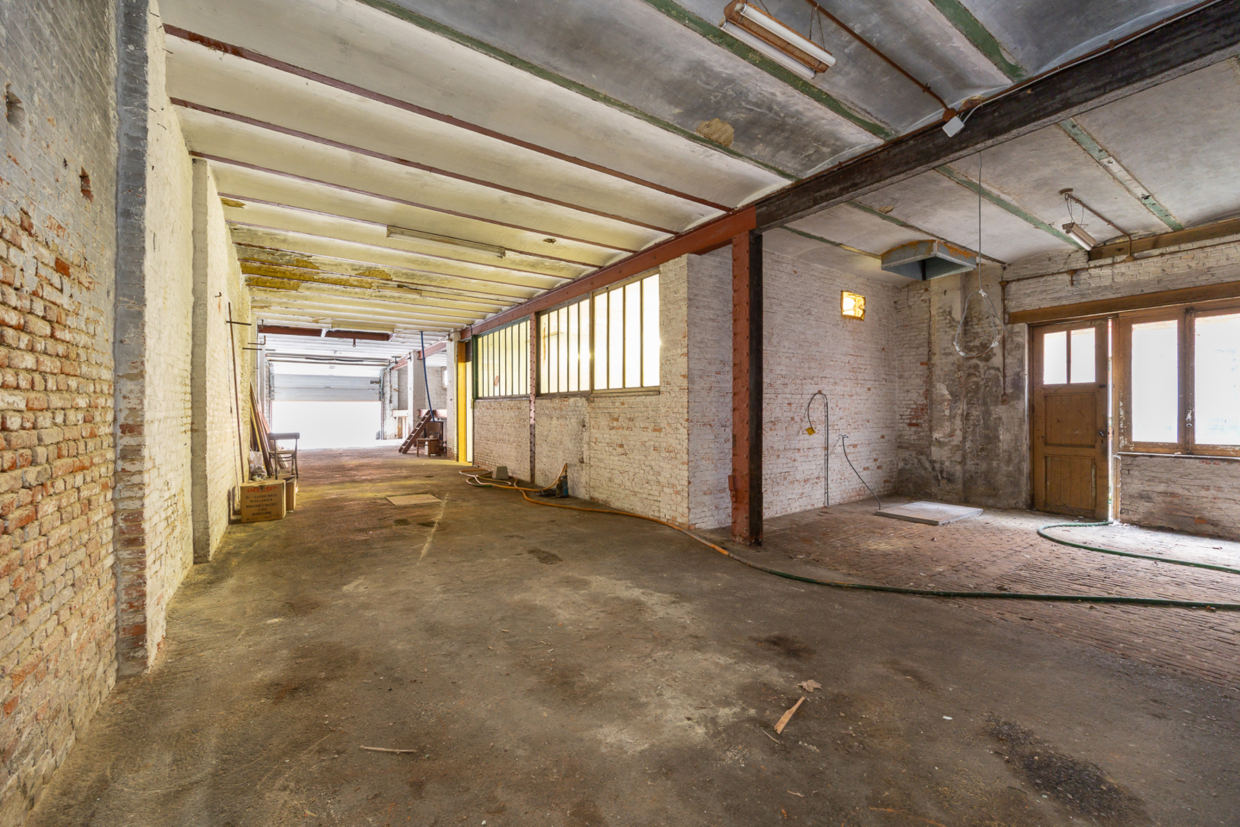 Grote renovatiewoning met magazijn te Rumst - foto 4