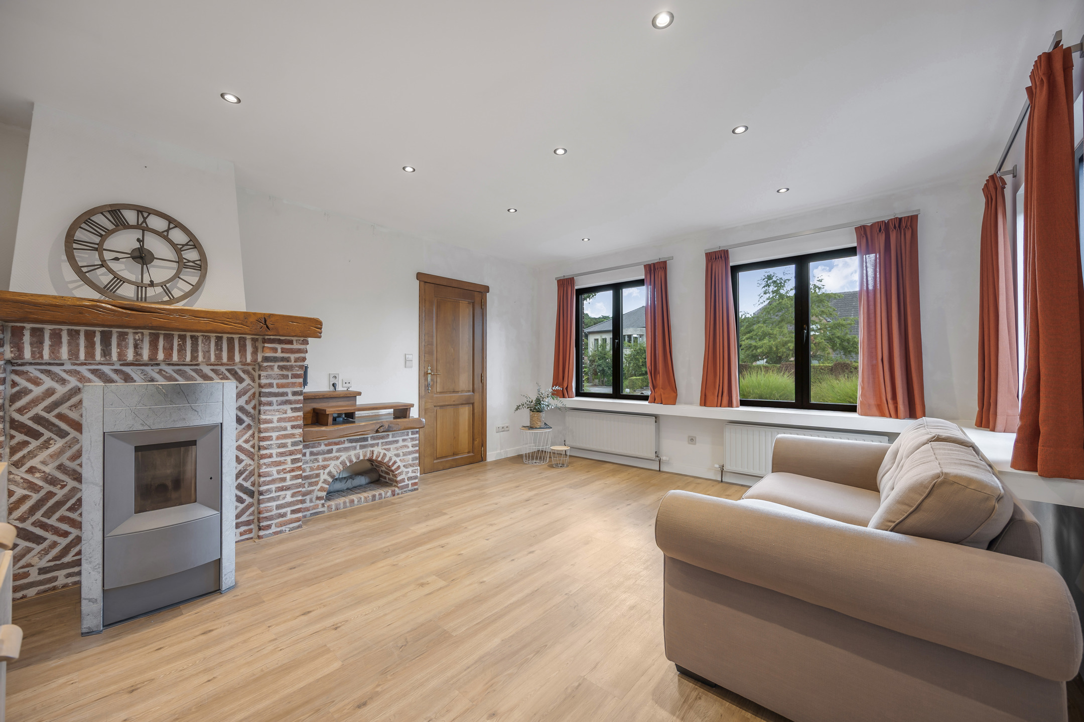 Grotendeels gerenoveerde woning met veel mogelijkheden - foto 2