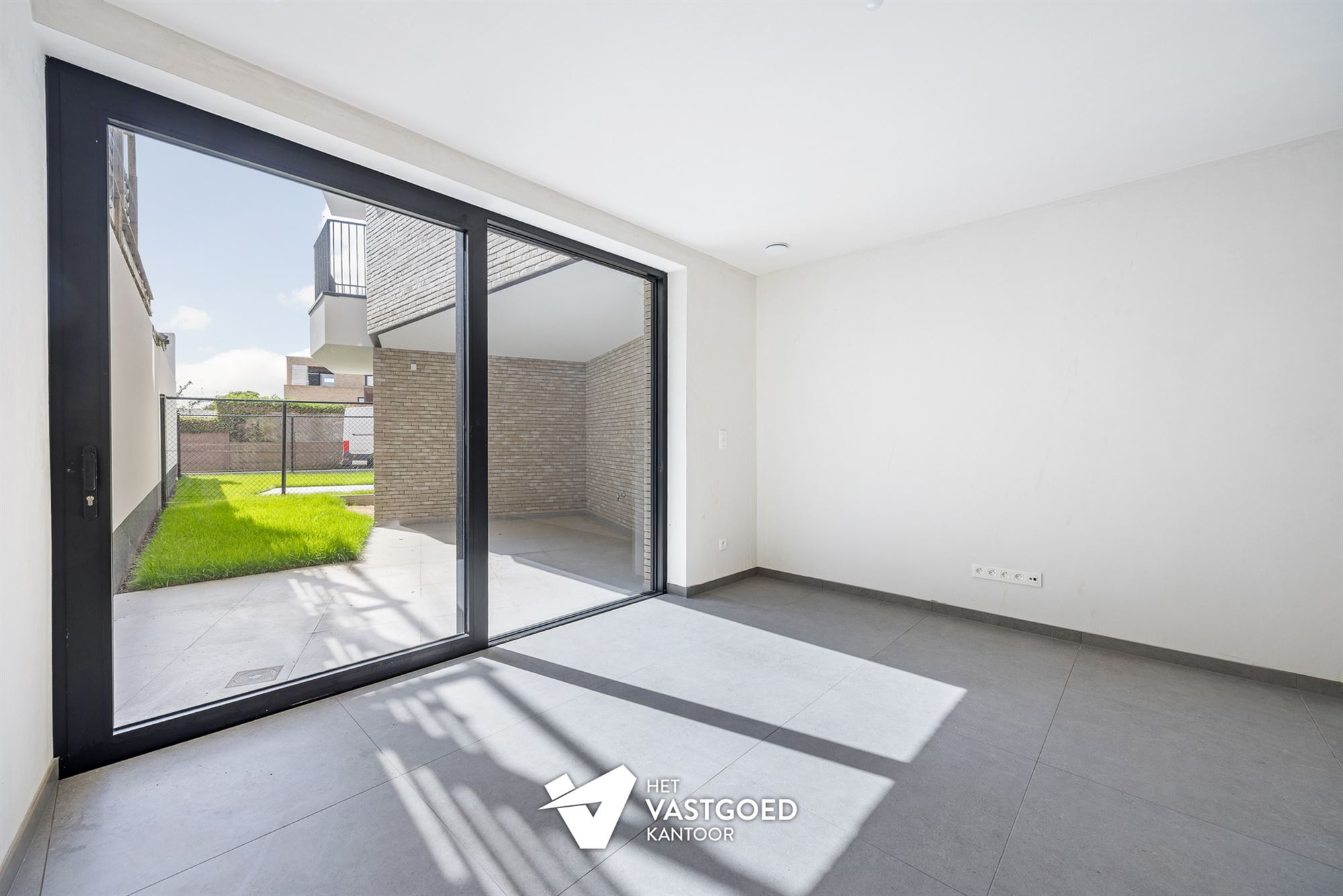 GELIJKVLOERS WONEN MET RUIM TERRAS (TUIN) - 6% BTW MOGELIJK! - foto 5