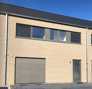 TE KOOP in BAVEGEM aan de Sint-Antoniusstraat 17 ADeze centraal gelegen woning bevindt zich in het hart van Bavegem. Het gaat om een gesloten...