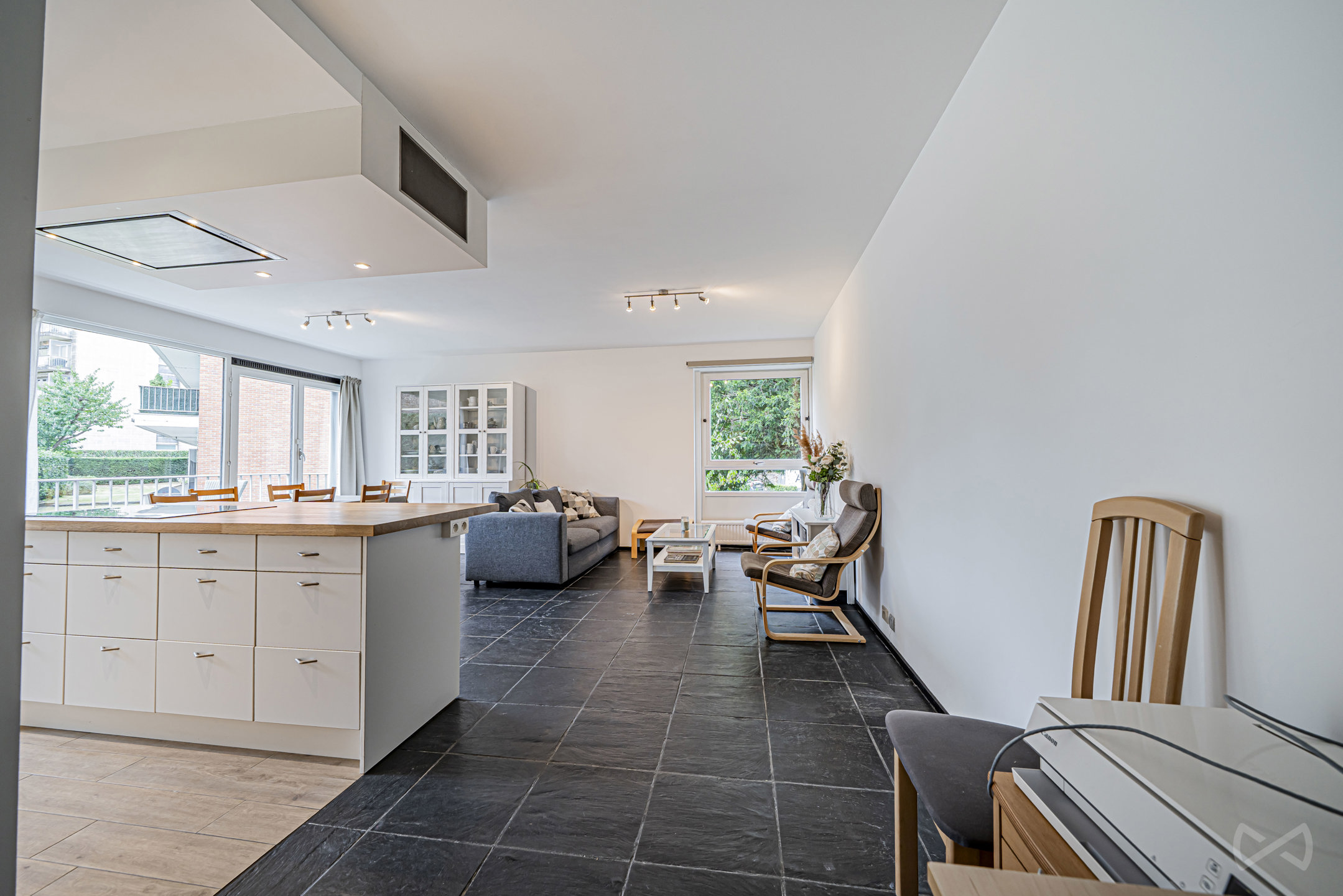 Apartment for sale in Woluwe-Saint-Pierre with 2 bedrooms - photo 2