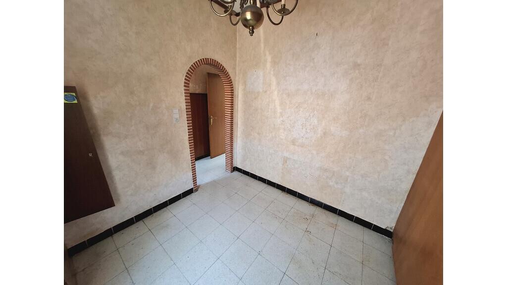 Te renoveren 2-slaapkamerwoning met stadsterras te koop in Brugge - photo 3