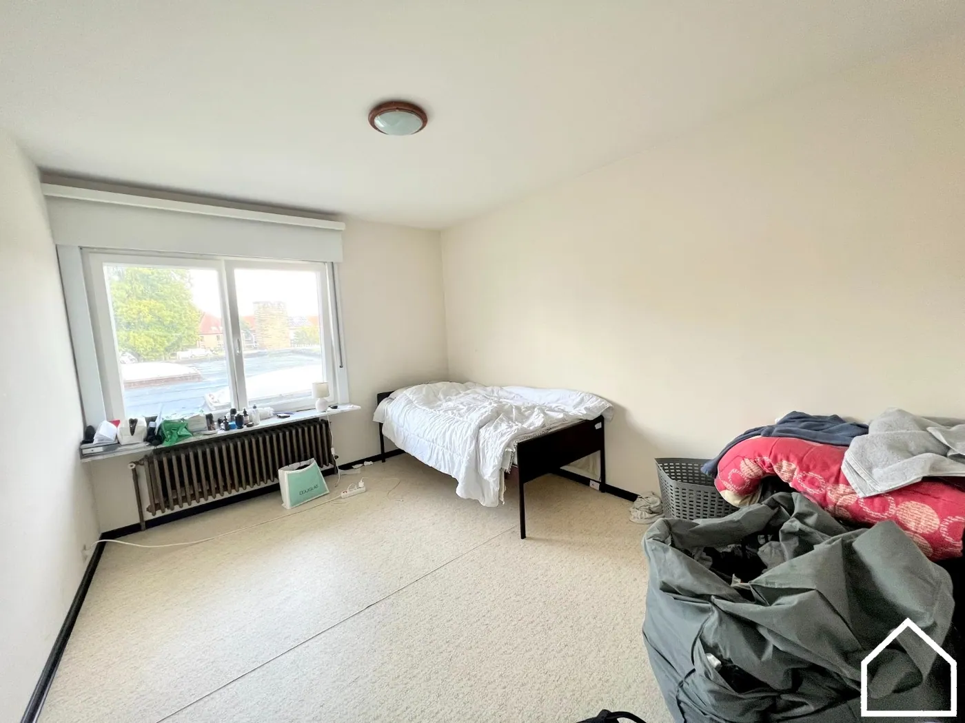 APPARTEMENTSGEBOUW MET 4 APPARTEMENTEN EN 3 GARAGES - foto 2