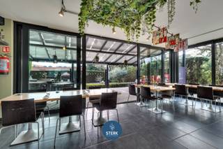 HANDELSPAND MET APPARTEMENT OP TOP LOCATIE TE MAASMECHELEN !We vinden deze open bebouwing met een bewoonbare oppervlakte van 327 m² terug op een...