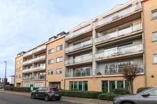 Dit instapklare appartement is ideaal voor wie centraal en comfortabel wil wonen. Je beschikt over één ruime slaapkamer, een nette badkamer en...