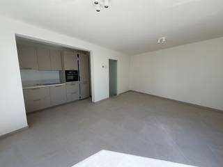 Te huur: volledig vernieuwd gelijkvloers hoekappartement met een overvloed aan natuurlijk zonlicht. Dit instapklare appartement werd deze...