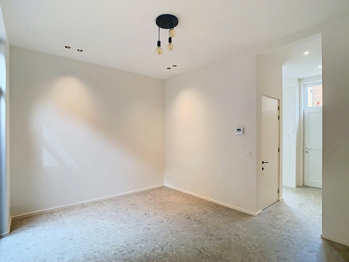 Volledig gerenoveerde gezinswoning met 3 slaapkamers te huur in Brugge - foto 5