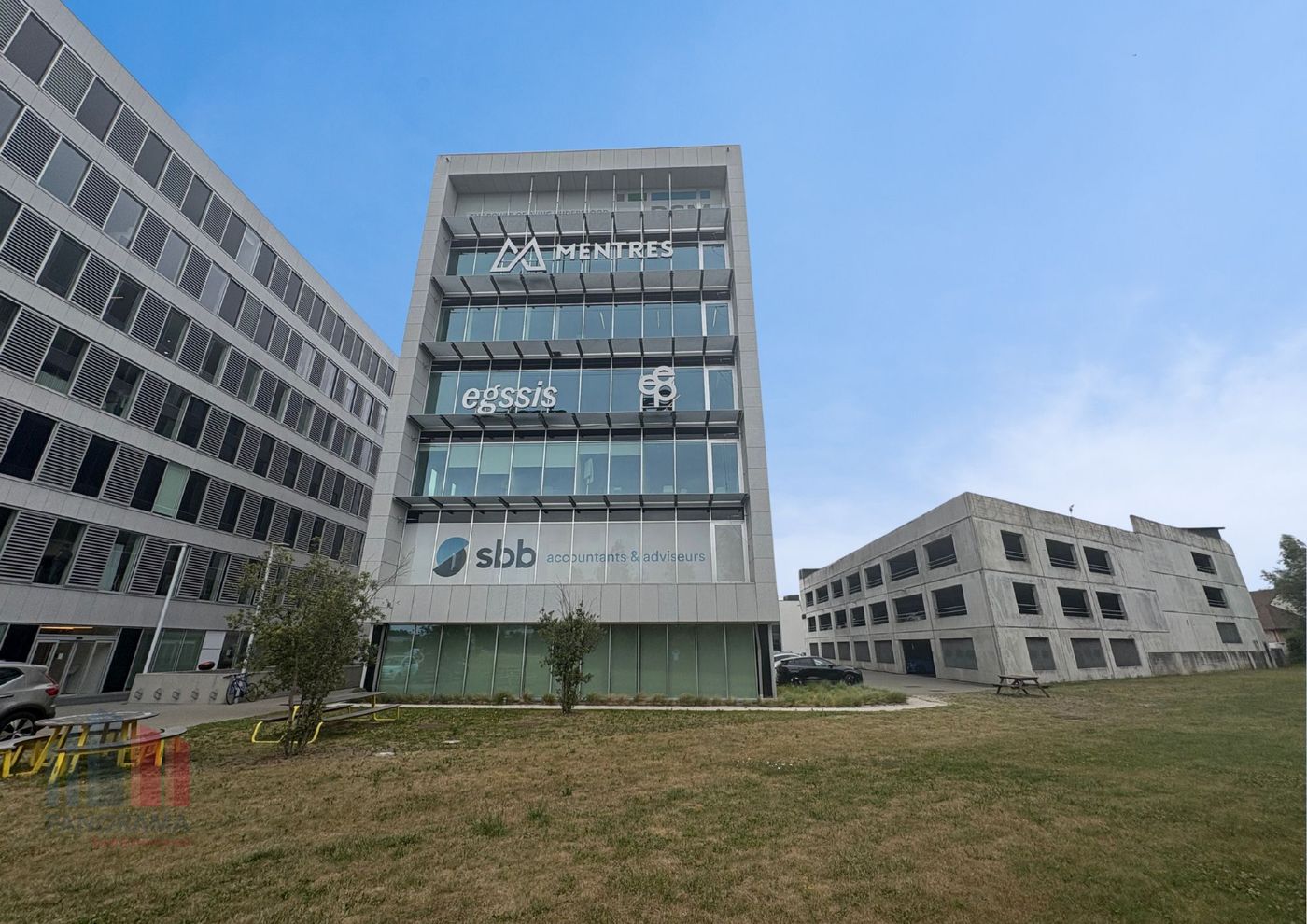 262 m² instapklare kantoorruimte met visibiliteit van de E40 - foto 2