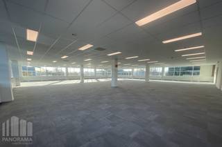 <strong>Office of 576 m²</strong> in Vilvoorde is strategically located at the first exit of the <strong>E19 </strong>towards Antwerp, just off the Brussels Ring Road (R0), making Brussels, Antwerp, and Brussels Airport only 10–15 minutes away. The office is also easily accessible by public transport via bus and Vilvoorde train station.<br /><br />Safety is a priority with intercom, videophone, fire alarm, and fire extinguisher, while the insulated roof and double glazing provide extra energy efficiency.<br /><br />n the communal areas, there is a spacious restaurant with comfortable seating, perfect for lunch or informal meetings.<br /><br />The office is <strong>immediately available</strong>, and <strong>other office spaces</strong> in the Everest Office Park are also available from 207 m², fully flexible to meet your needs.<br /><br />Contact <strong>PANORAMA B2B</strong> for additional information, plans, or to schedule a non-binding visit at <strong>0477 09 00 09.</strong>