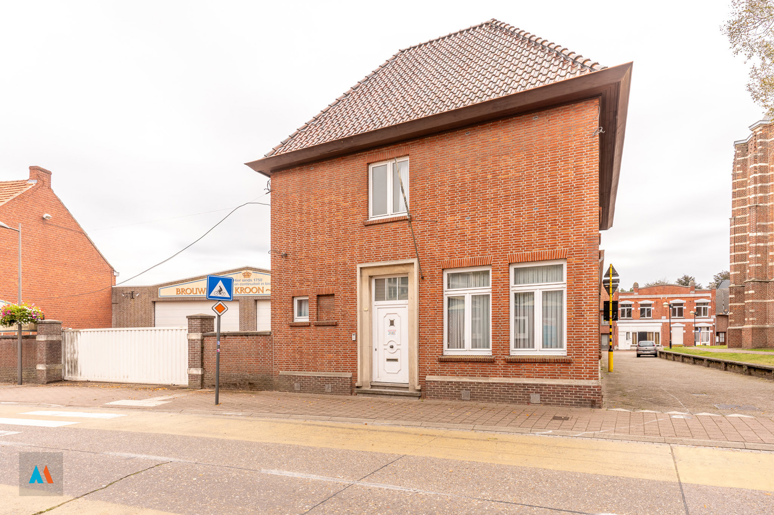 Gezinswoning met ruime loods - foto 1