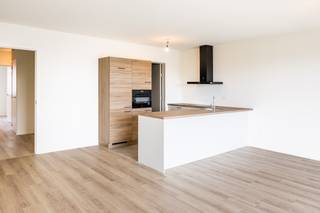 VOLLEDIG INSTAPKLAAR - 6%BTW MOGELIJK - BEN20 - BESCHIKBAAR BIJ AKTE <br /><br />Project Rubenspark in het charmante Blaasveld, tussen Mechelen en Willebroek, is immers bijna instapklaar en biedt een unieke kans op snel beschikbaar woongenot. <br />Met de oplevering voorzien deze zomer kunnen nieuwe bewoners vlot intrekken. Bovendien kan wie in aanmerking komt profiteren van het 6% BTW-tarief, wat deze investering nog aantrekkelijker maakt. <br />Dit nieuwbouwproject omvat 31 appartementen met 1, 2 of 3 slaapkamers, ontworpen voor een optimaal wooncomfort in een rustige en groene omgeving. Elke woning heeft lichtrijke leefruimtes met grote raampartijen en een royale buitenruimte. Voor maximaal gemak is er ondergrondse parkeergelegenheid beschikbaar.<br />Rubenspark is gebouwd volgens de laatste energie-eisen en biedt dan ook het hoogste leefcomfort dankzij duurzame oplossingen zoals een warmtepompsysteem, zonnepanelen en vloerverwarming, wat resulteert in een energiezuinig BEN-label. De combinatie van hedendaags comfort en milieuvriendelijke voorzieningen maakt Rubenspark aantrekkelijk voor jonge gezinnen, actieve senioren en investeerders die op zoek zijn naar een waardevolle woonplek.<br />Wilt u het comfort en de kwaliteit van wonen in Rubenspark zelf ervaren? Plan eenvoudig een afspraak via de website van Malines-Group en ontdek wat deze unieke woonomgeving te bieden heeft.