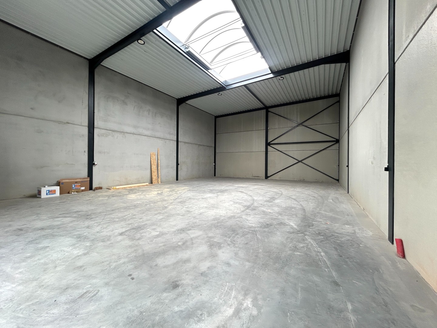 UItzonderlijke voorwaarden, uitstekend gelegen nieuwbouw KMO-unit te Pittem! - foto 5