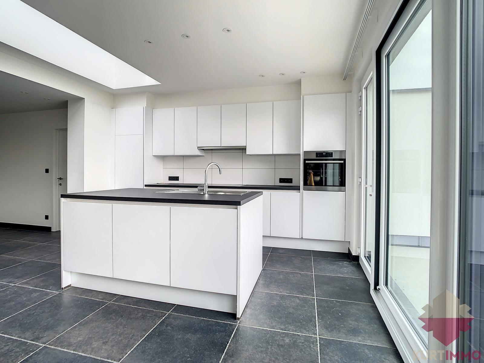 Prachtig gerenoveerde woning met 5 SLPK én tuin! - foto 4