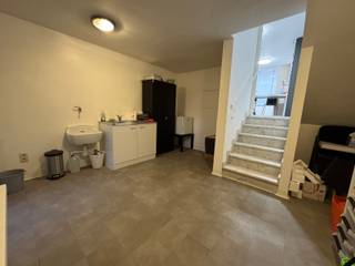 Immo Pické biedt U deze gunstig gelegen kantoorruimte aan in de onmiddellijke omgeving van openbaar vervoer, scholen en de...