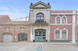 In het historische gebouw van de voormalige bioscoop en danszaal Lido bevindt zich dit uitzonderlijk eigendom, boordevol karakter, geschiedenis...