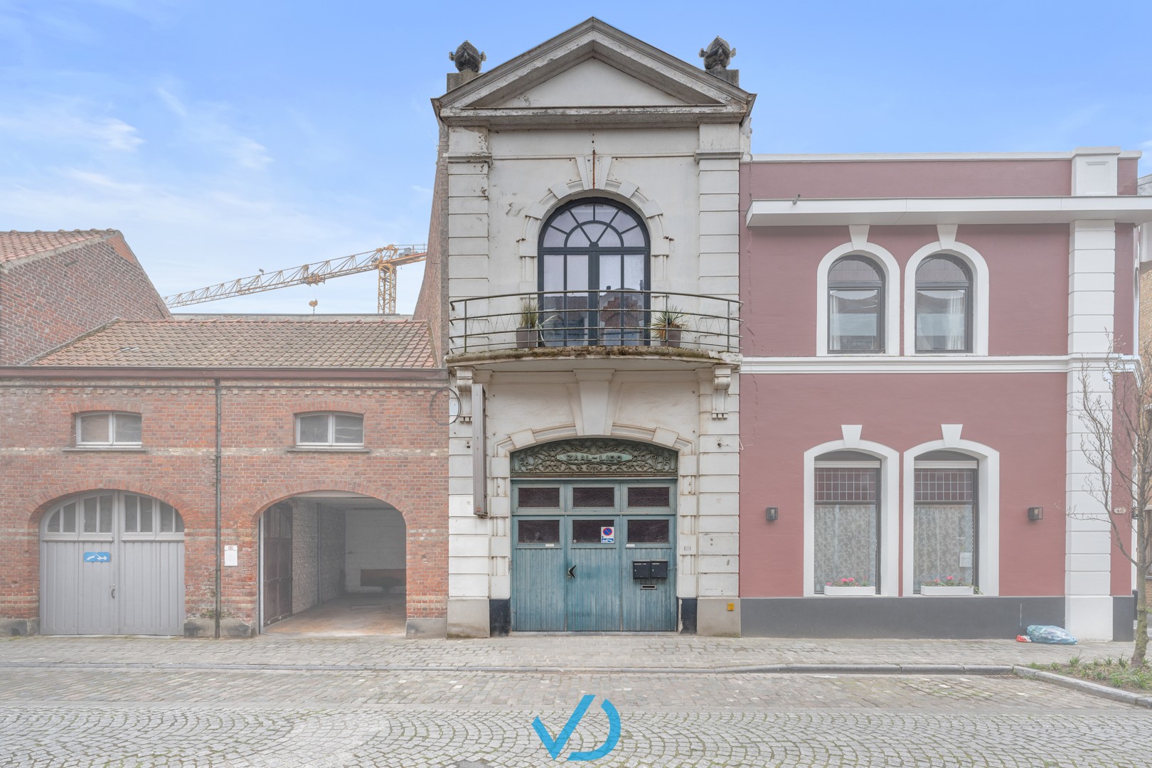 Uniek en karaktervol eigendom in voormalig bioscoop- en danszaal Lido in hartje Ieper! - foto 1