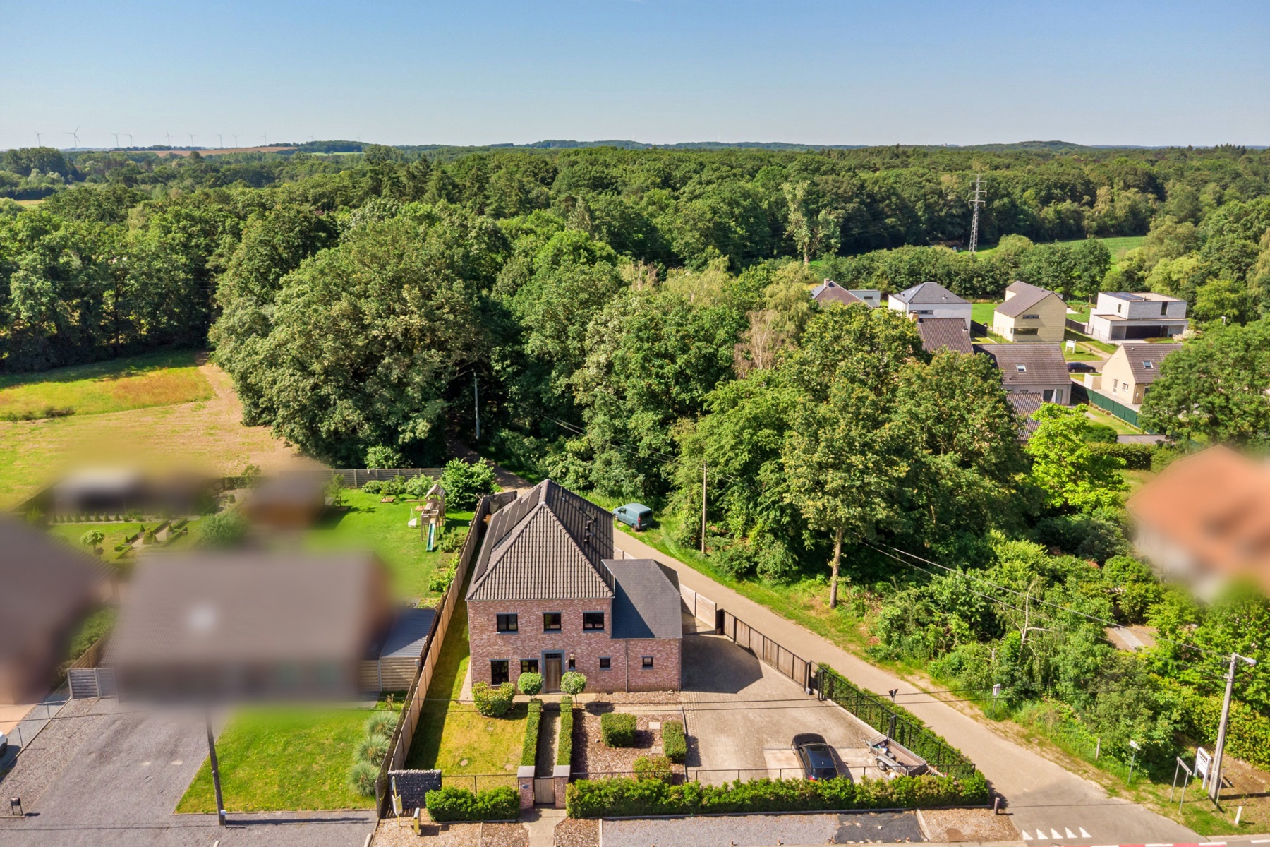 Hoogwaardig afgewerkte villa met tal van mogelijkheden - foto 3