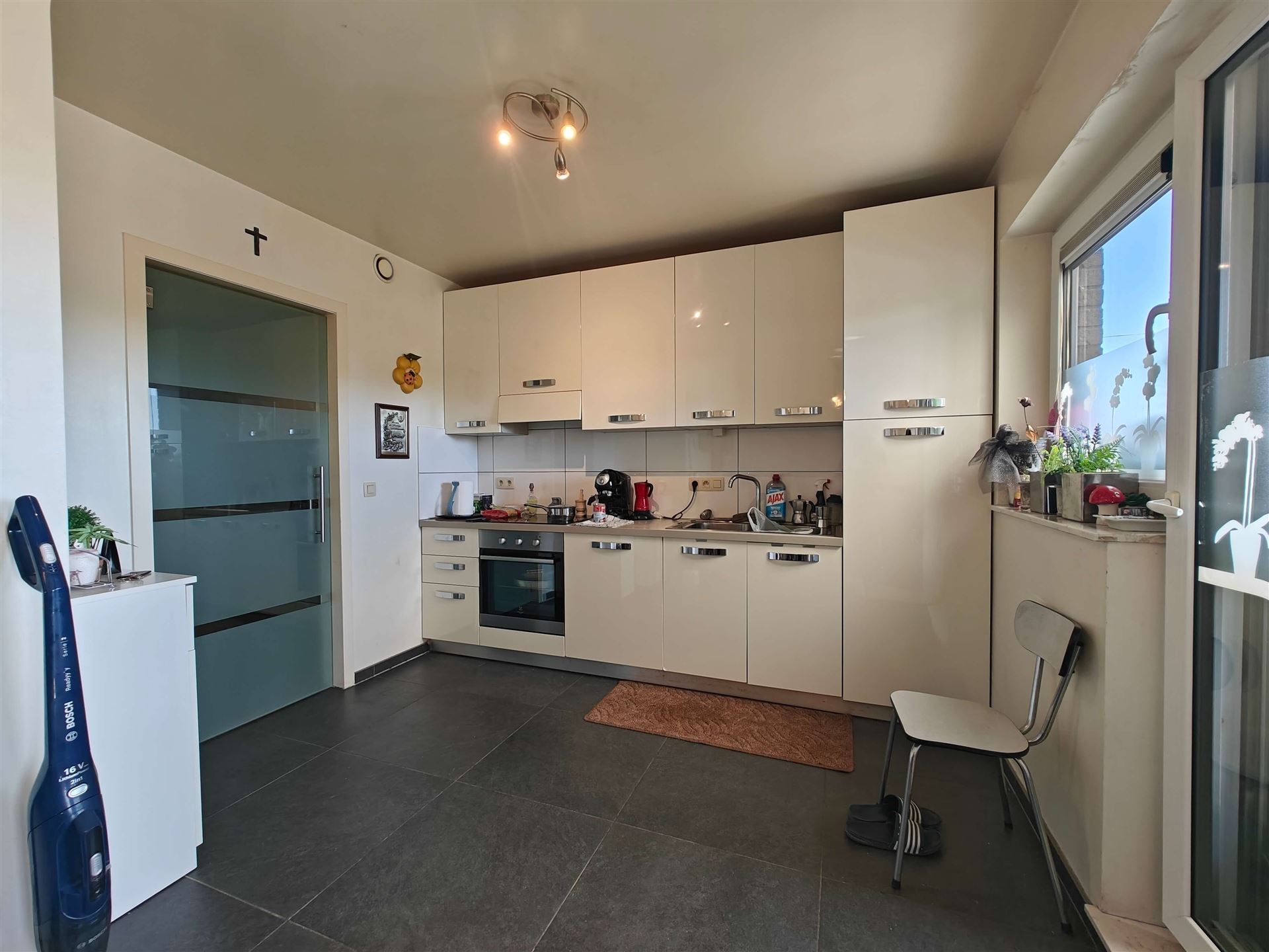 Appartement met 2 slaapkamers en terras  op de 2de verdieping  - foto 4