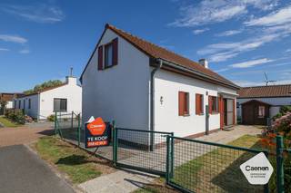 In het hart van een rustig vakantiedomein, vlakbij de jachthaven van Nieuwpoort, bevindt zich deze charmante vakantiewoning met tal van troeven...