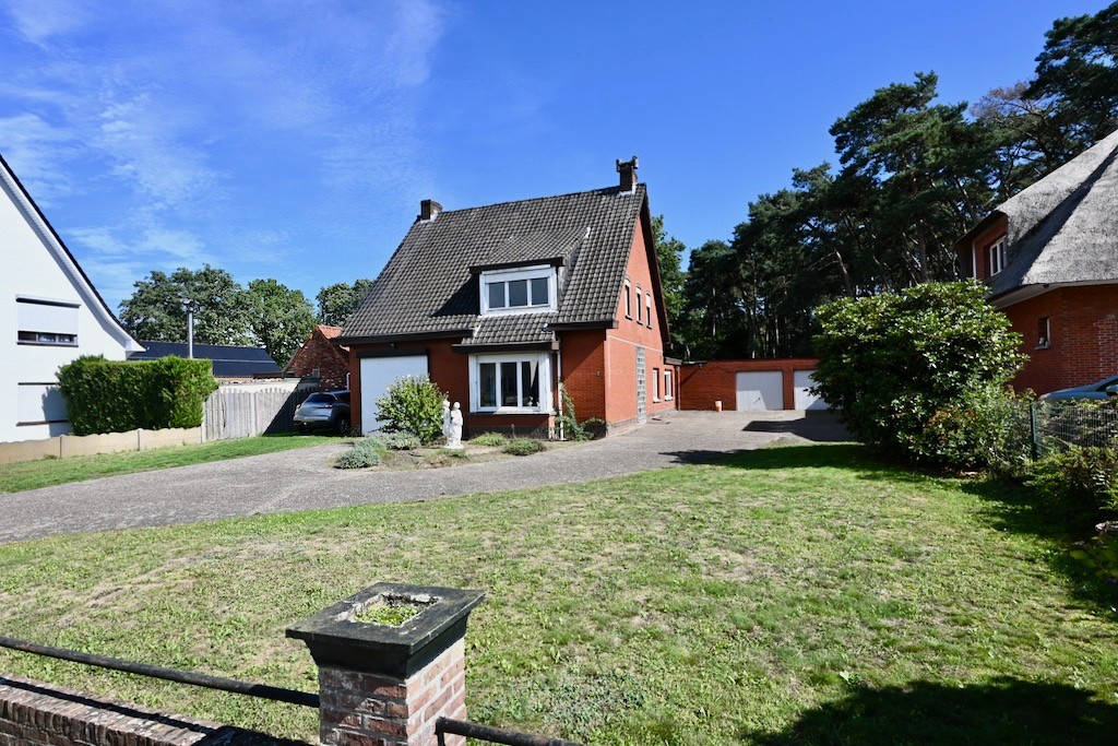 Open bebouwing met 5 slaapkamers op een absolute top locatie ! - foto 2