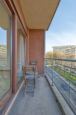 Pleasant and bright two-bedroom apartment on the fourth floor. This apartment has a beautiful area of 78 m² and a 4 m² terrace with a...