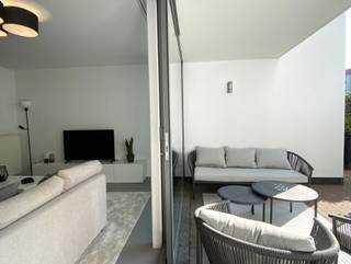 This apartment of approx. 105 m² is situated on the ground floor in a delightful location in Antwerp’s Theatre District. Outdoor cafés and...