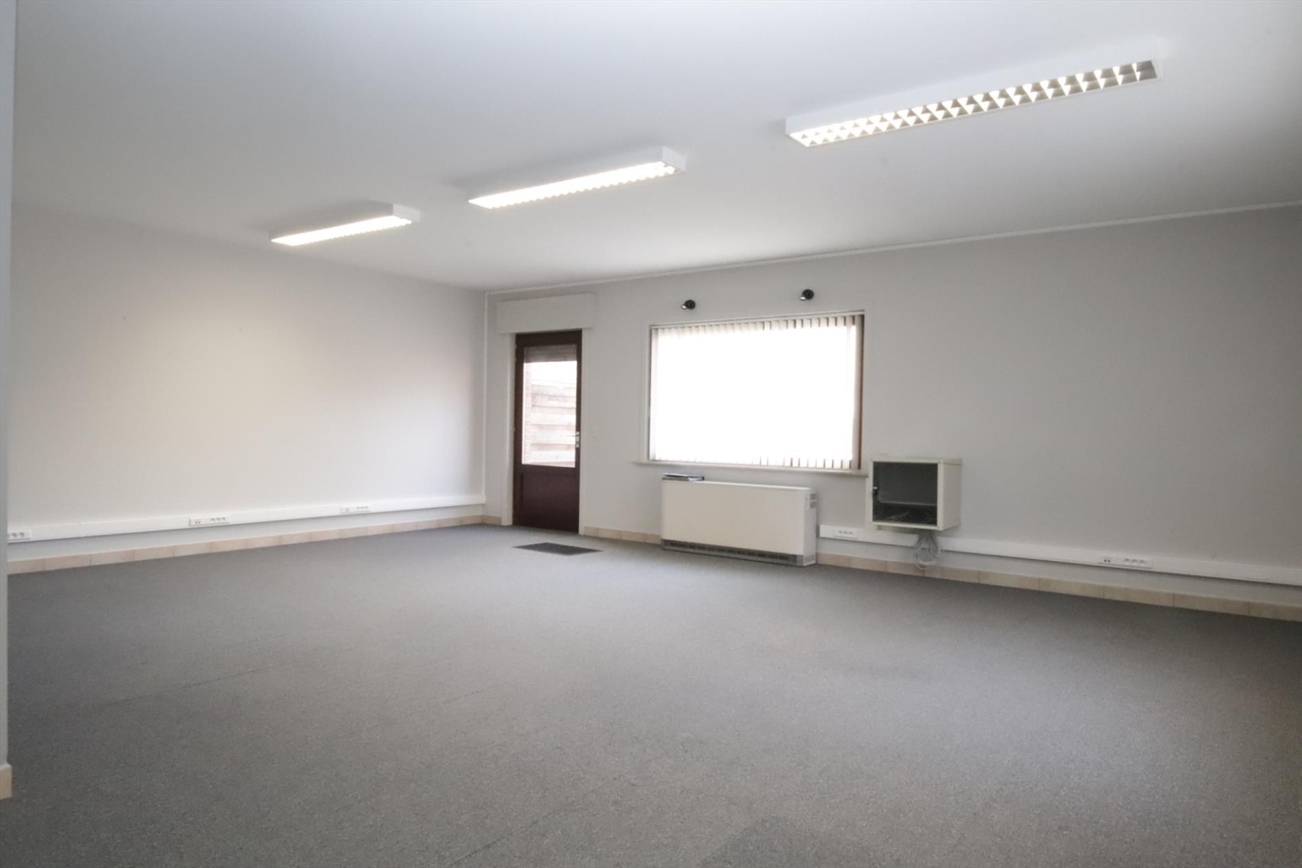 POLYVALENTE KANTOORRUIMTE TE HARELBEKE - foto 5