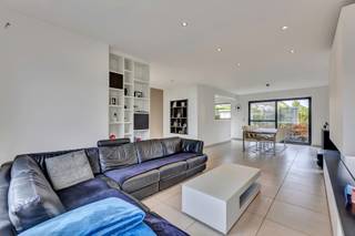 Voor meer info of een bezoek, bel 054 69 39 37 - UNIEKE AANBIEDING - Topo-Immo biedt met trots deze landelijk gelegen villa aan. Deze...