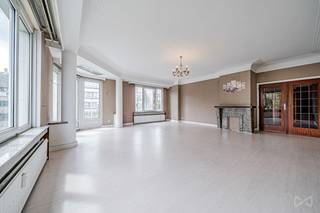 bruxelles.ouest@weinvest.be | 02 315 77 22 | We Invest heeft een exclusief aanbod voor dit lichte appartement van 112 m² gelegen op de 2ᵉ...