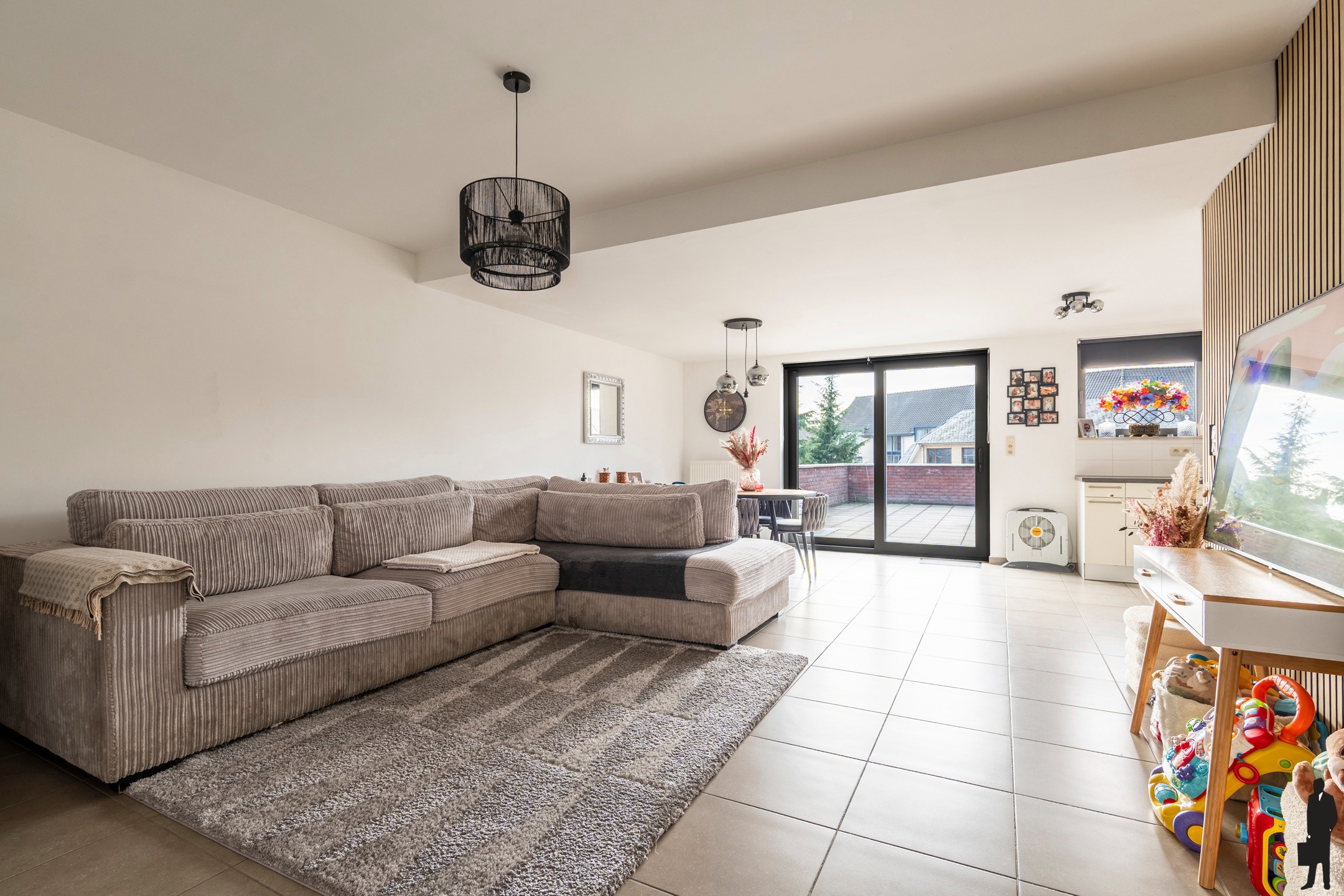 Ruim appartement in het centrum van Baarle-Hertog met dakterras van 23 m²!  - foto 3