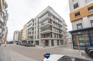 Discover this recently built, energy-efficient two-bedroom flat on the fourth floor of the Zephyr residence, ideally situated in the bustling...