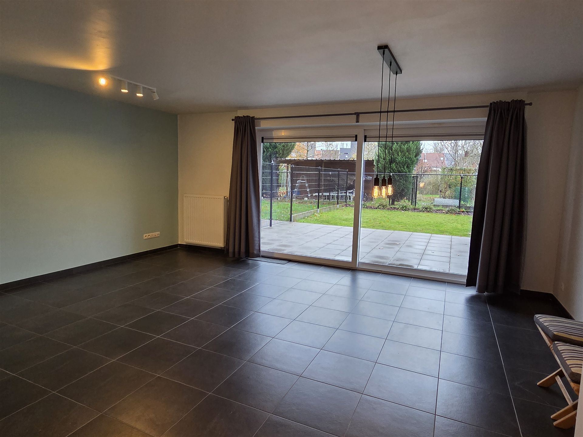 Gelijkvloersappartement met 1 slaapkamer - foto 2