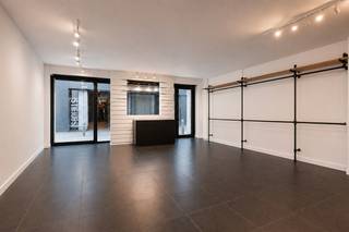 AlgemeenIn de Sint Jorisstraat te Aalst bevindt zich dit ruim en commercieel gelegen handelspand van 90 m², vlakbij de markt en het stadscentrum...