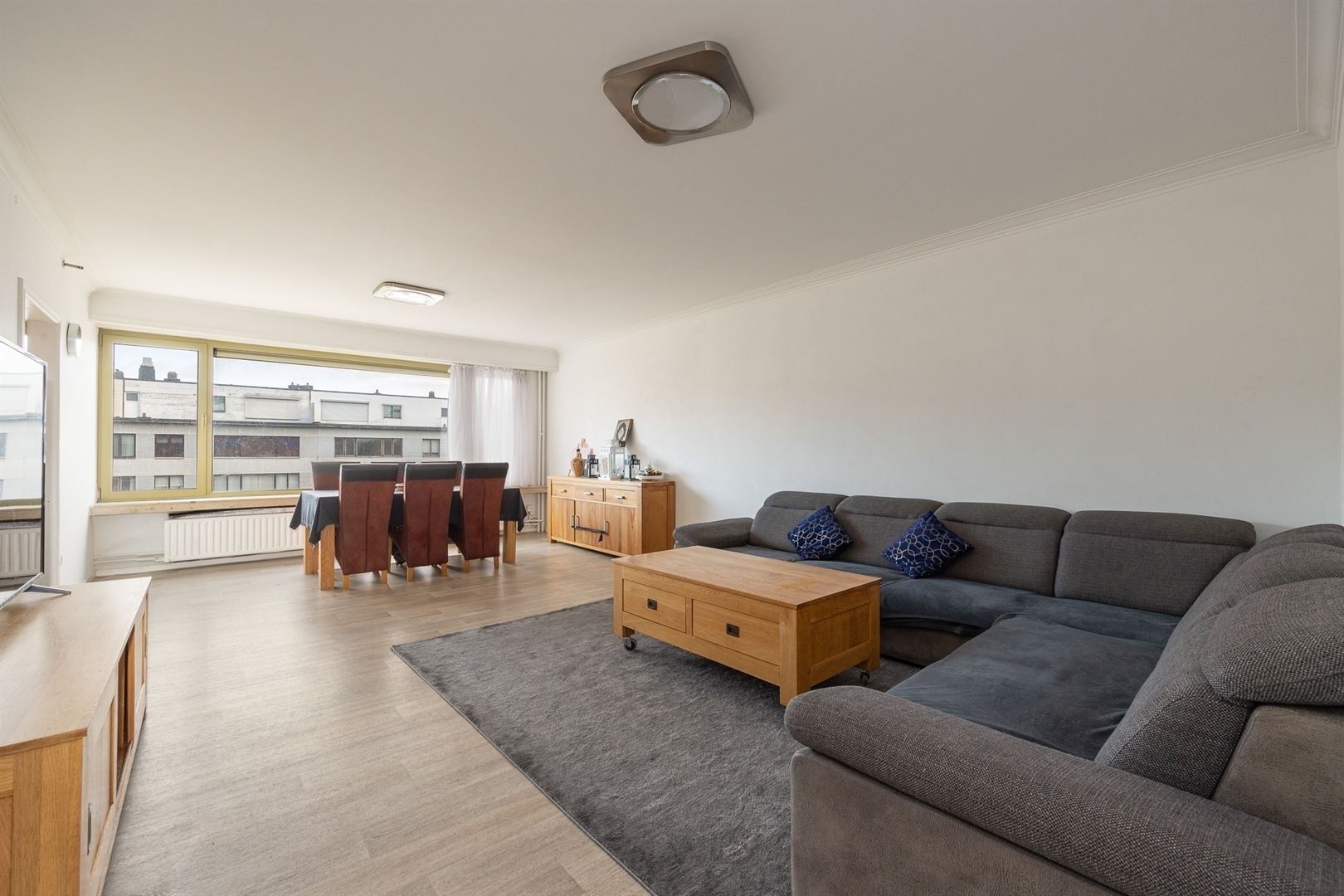 Appartement met 2 slaapkamers, terras en parking - foto 4