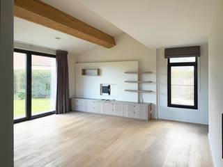 Op de Lintsesteenweg 57a, nabij centrum Lier, bevindt zich deze aangename, ruime en lichtrijke villa met terras en tuin rondom rond.Een ideale woning...