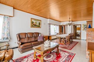 Maison familiale soignée, avec option sur un terrain total de 5007 m², située dans un véritable emplacement A à Onze-Lieve-Vrouw-Waver, une...