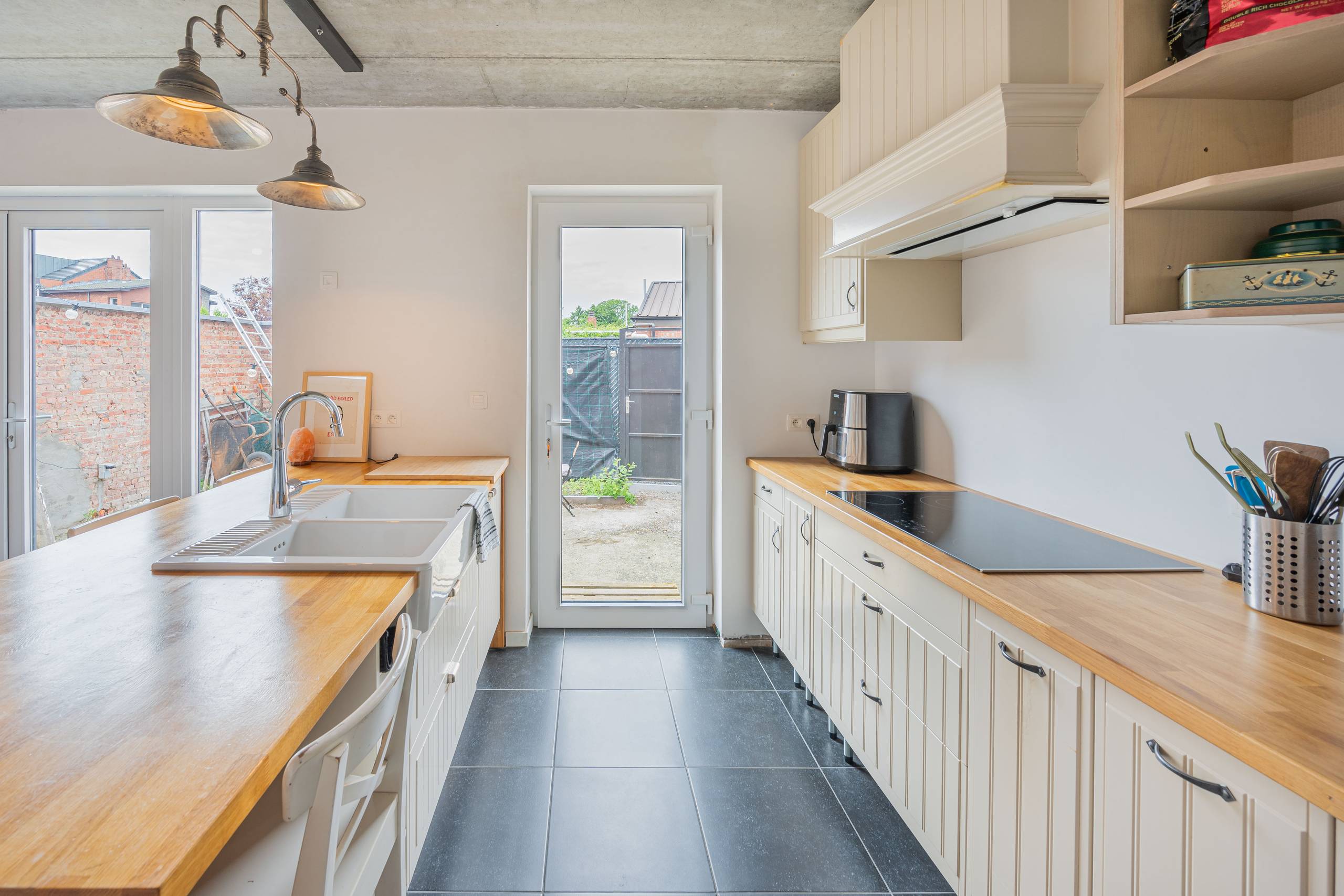 Ruime gezinswoning met potentieel tot 5 slaapkamers en tuin - foto 5