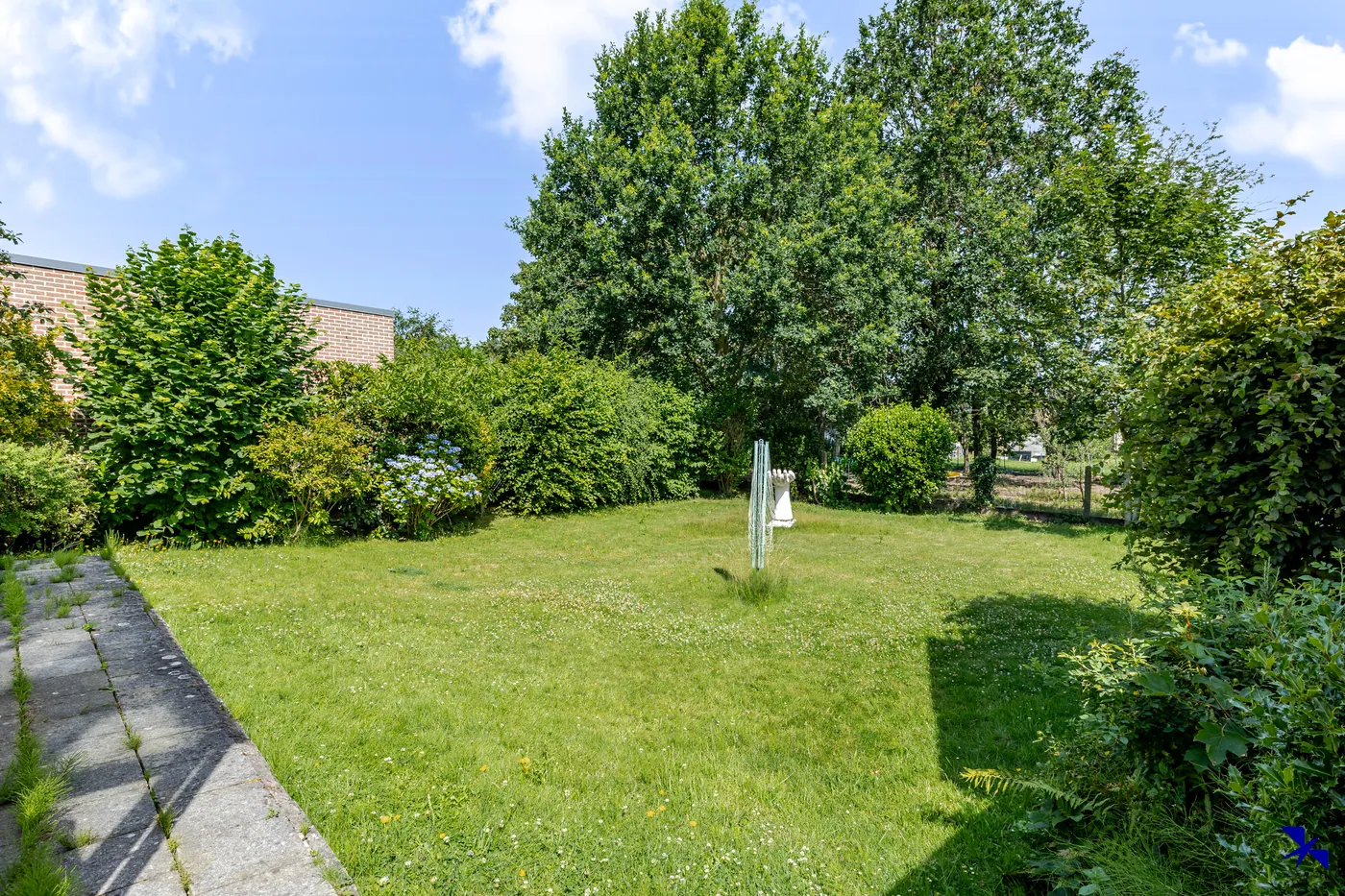 Spacious family home with 3 bedrooms and large garden in a quiet area - photo 5