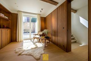 Op één van de meest iconische en begeerde locaties in het hart van Brugge — het idyllische Sint-Jansplein, vlak bij de Markt, de schouwburg en...