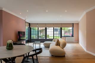 KIJKDAG zaterdag 9 mei. Maak snel een afspraak. Bent u op zoek naar een woning die tot in de puntjes is afgewerkt, dan bent u hier aan het...