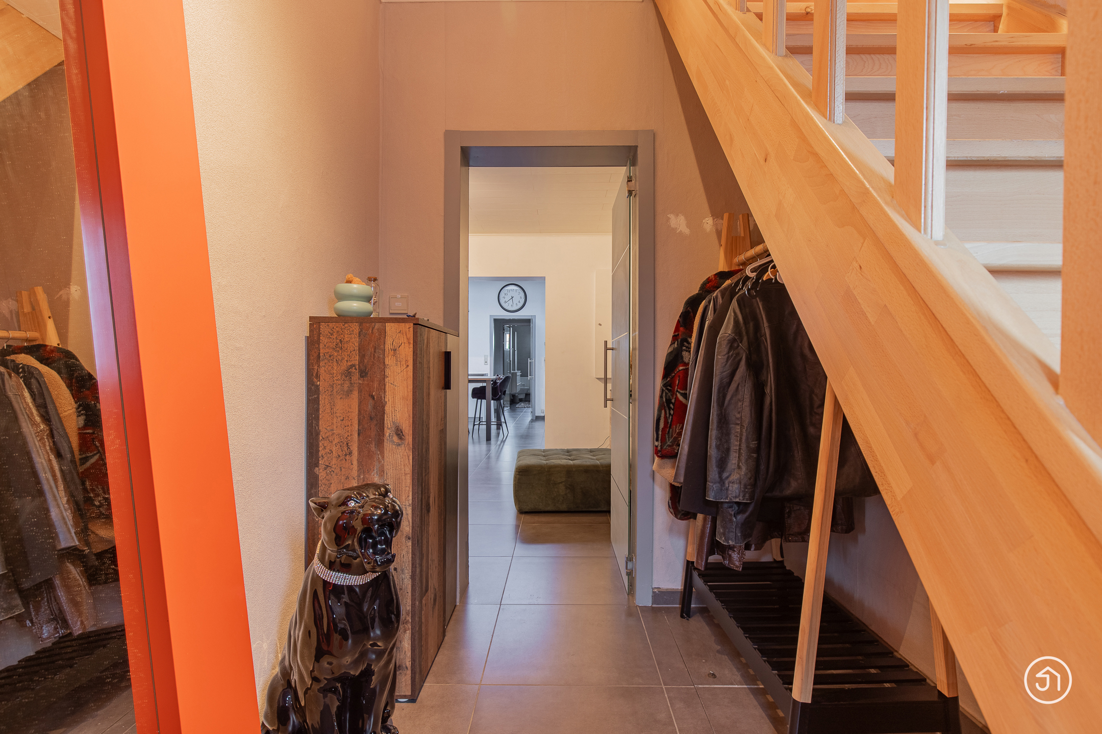 Instapklare woning met uitweg langs achter in het centrum - foto 3