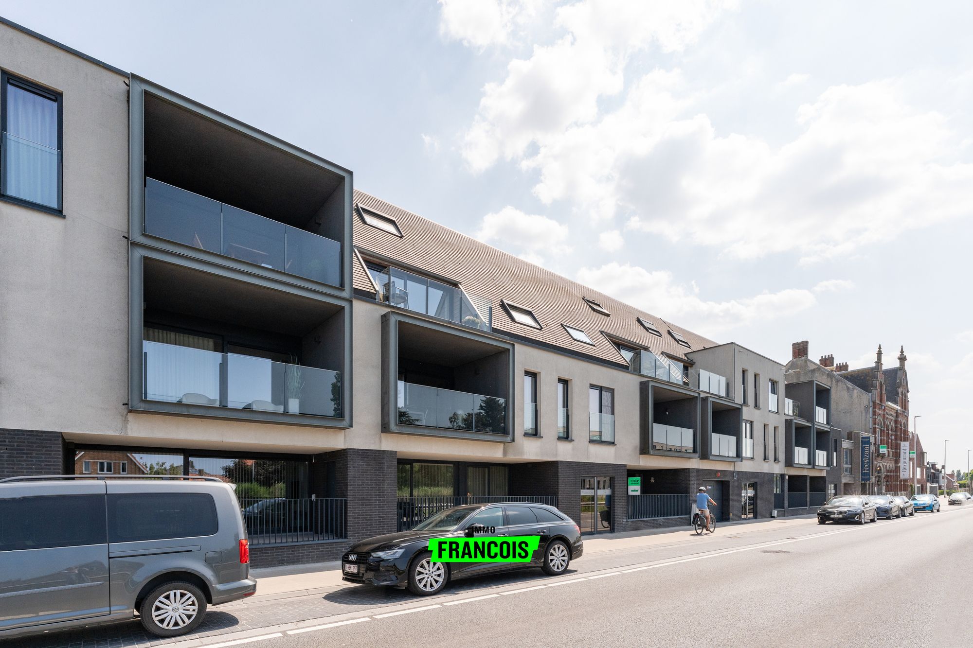 Garagebox op steenworp van centrum Oudenburg - foto 2