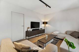 In het centrum van Roeselare, op wandelafstand van winkels, horeca en het Geitepark, bevindt zich dit instapklaar duplexappartement.Het appartement...